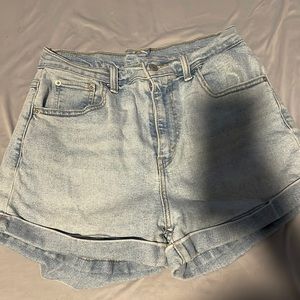 Levi’s jean shorts